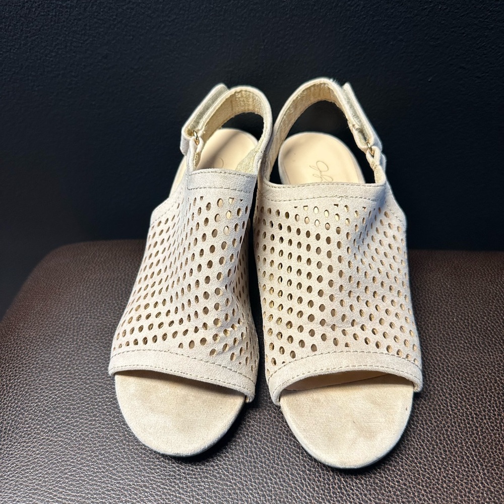 Jaclyn Smith Beige Perforated Slingback Sandals